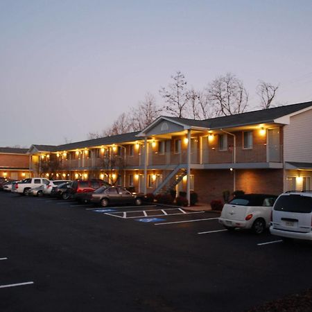 Affordable Corporate Suites Of לינצ'בורג מראה חיצוני תמונה