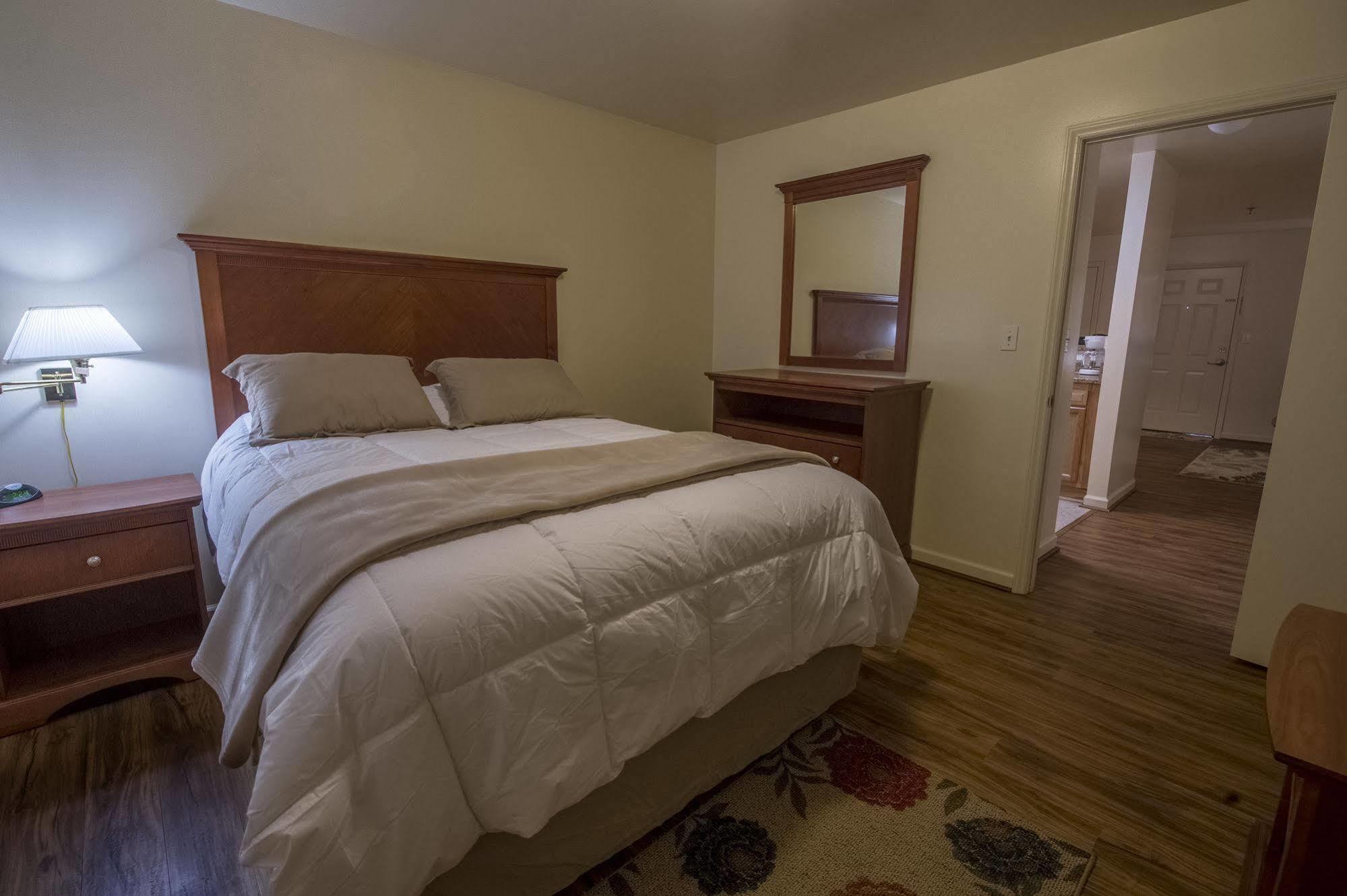 Affordable Corporate Suites Of לינצ'בורג מראה חיצוני תמונה